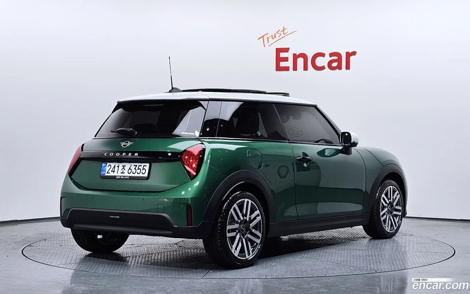 MINI Cooper C 2025 — миниатюра 2