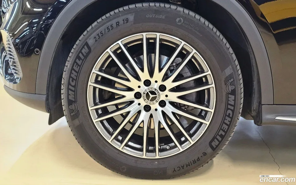 Mercedes-Benz GLC-Class GLC300 4MATIC 2024 — миниатюра 4