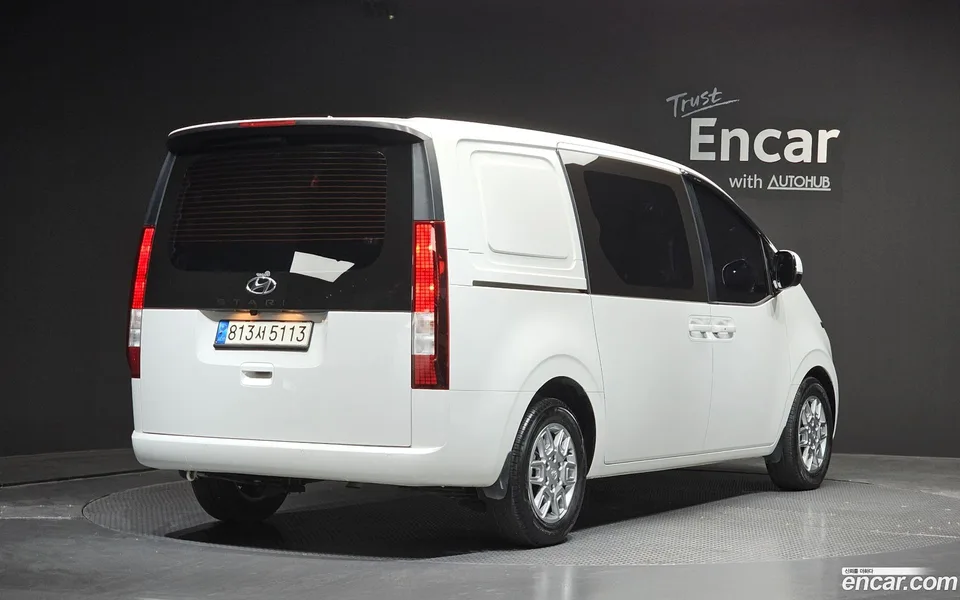 Hyundai Staria 5 2022 — миниатюра 2