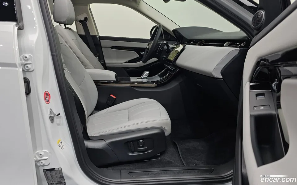 Land Rover Range Rover Evoque P250 S 2025 — миниатюра 3
