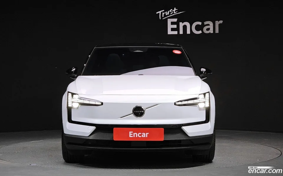 Volvo EX30 2025 — миниатюра 3