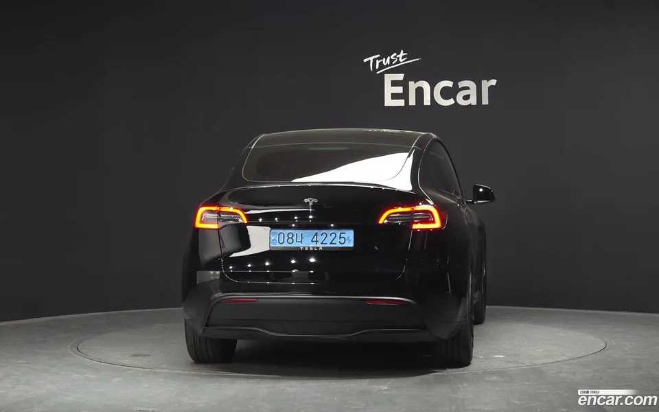 Tesla Model Y RWD 2023 — миниатюра 4