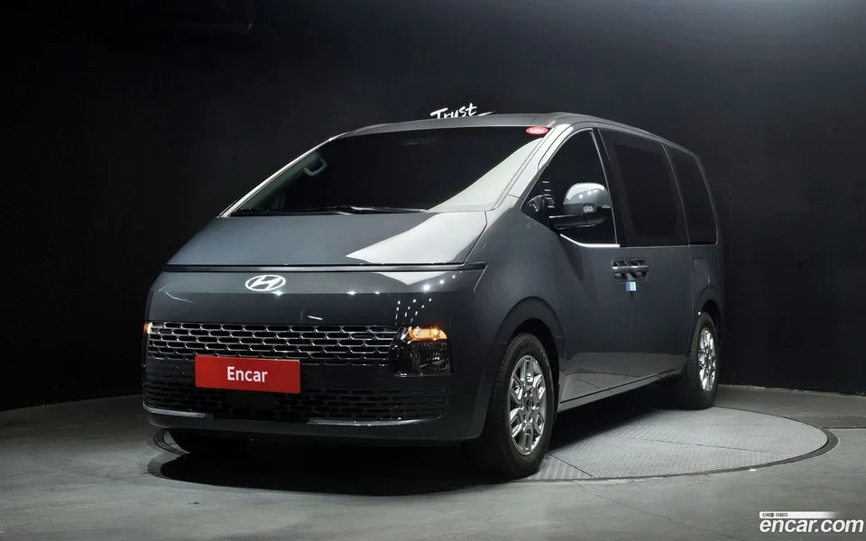 Hyundai Staria 4WD 11 2025 — фото 1, купить с доставкой в Москву