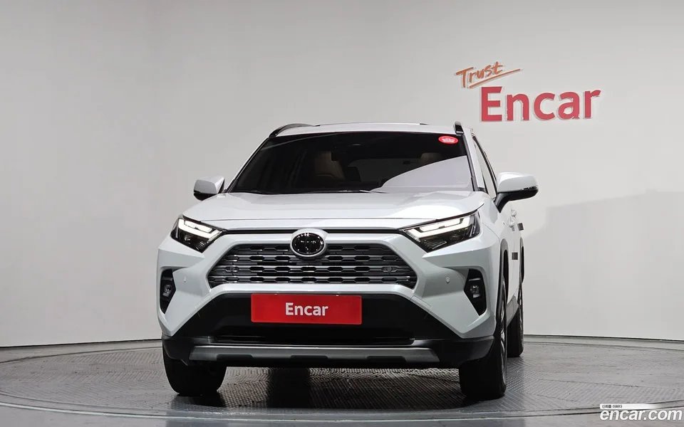Toyota RAV4 2.5 4WD LTD 2025 — миниатюра 3