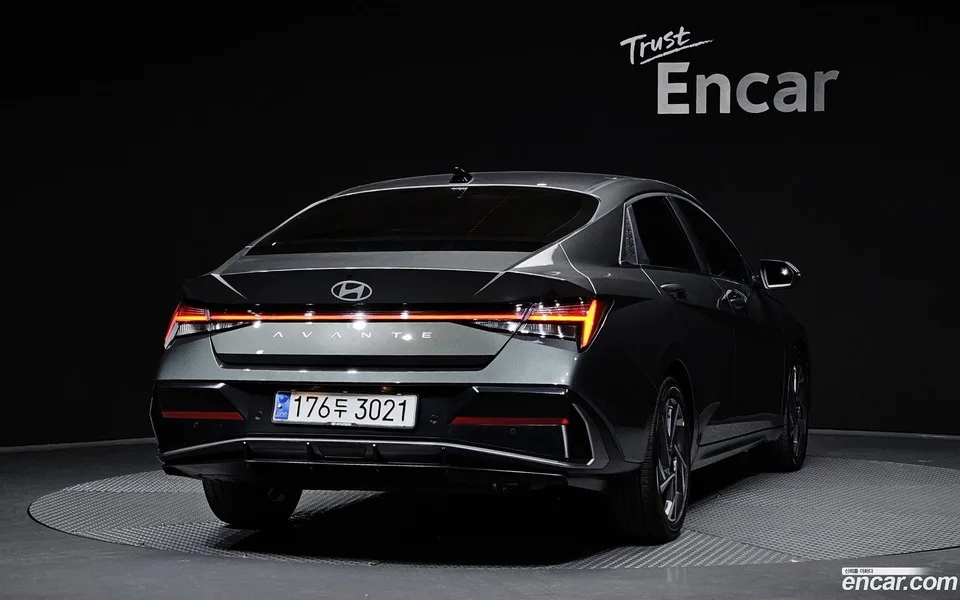 Hyundai Avante CN7 Hybrid 2024 — миниатюра 2