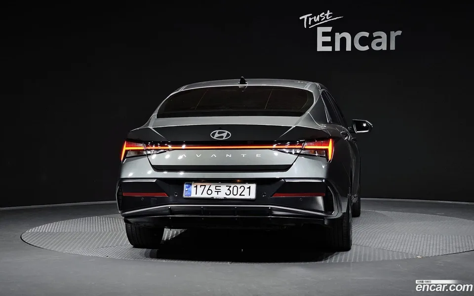 Hyundai Avante CN7 Hybrid 2024 — миниатюра 4