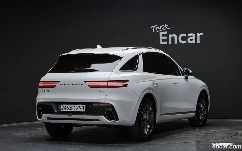 Genesis GV70 2.5T AWD 2024 — миниатюра 2