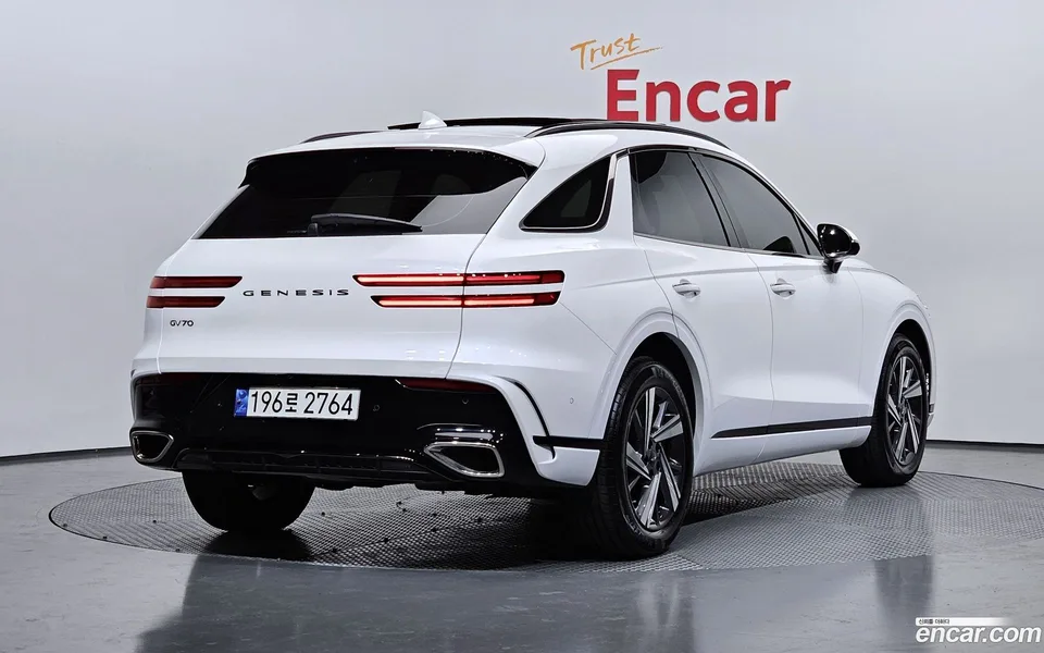 Genesis GV70 2.5T 2WD 2024 — миниатюра 2