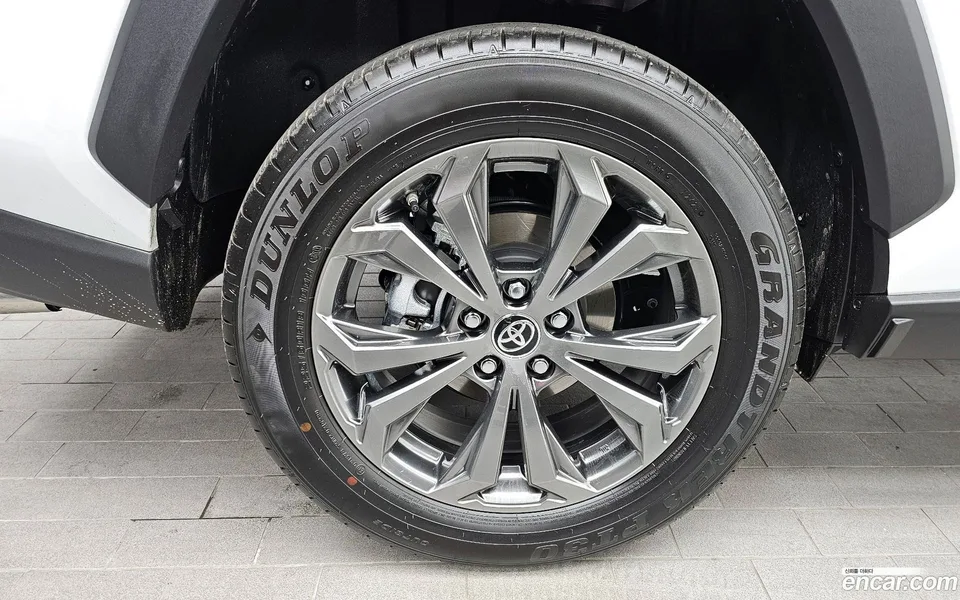 Toyota RAV4 2.5 4WD LTD 2025 — миниатюра 5