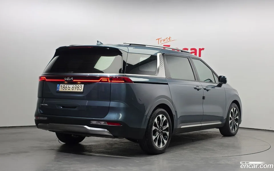 Kia Carnival 7 2023 — миниатюра 2