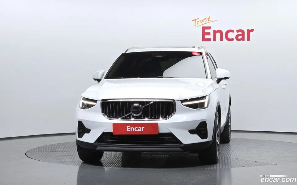 Volvo XC40 B4 2022 — миниатюра 3