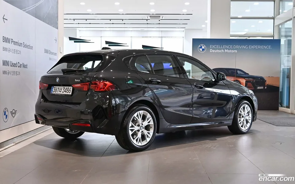 BMW 1 Series 120 2025 — миниатюра 2