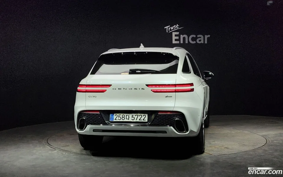Genesis GV70 2.5T AWD 2024 — миниатюра 4