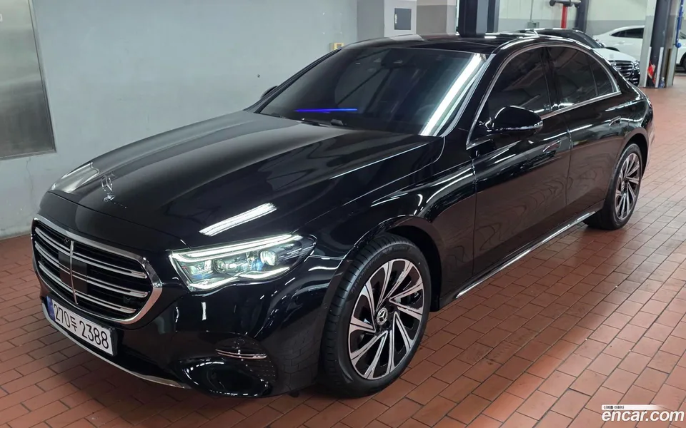 Mercedes-Benz E-Class E300 4MATIC 2025 — миниатюра 2