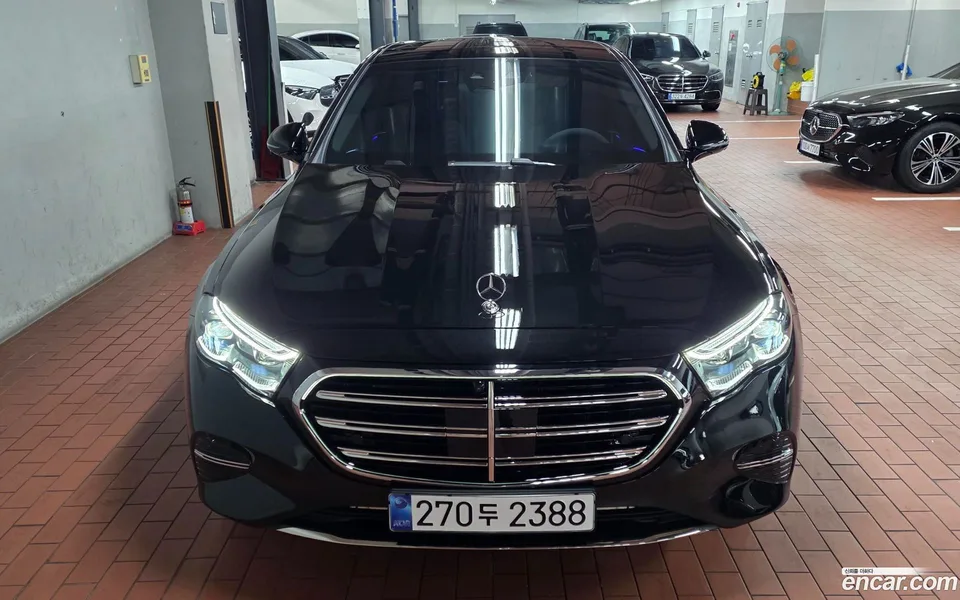 Mercedes-Benz E-Class E300 4MATIC 2025 — фото 1, купить с доставкой в Москву