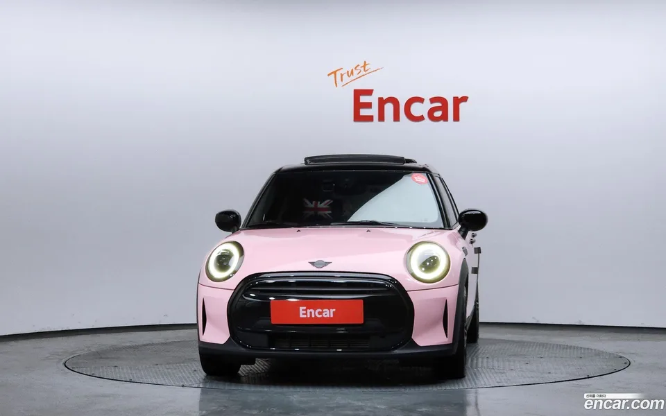 MINI Cooper 5 2022 — миниатюра 3