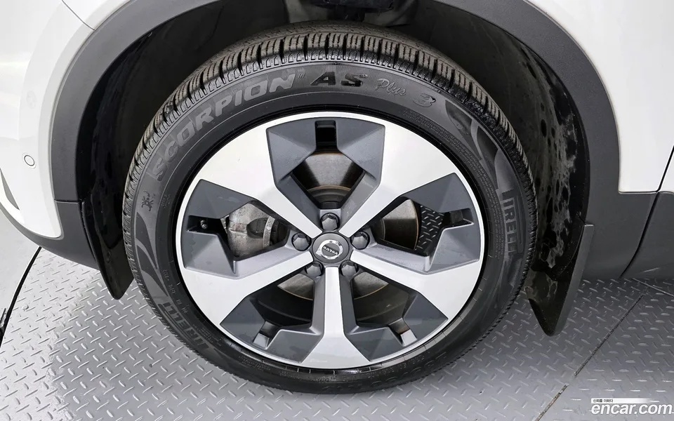 Volvo XC40 B4 2022 — миниатюра 5
