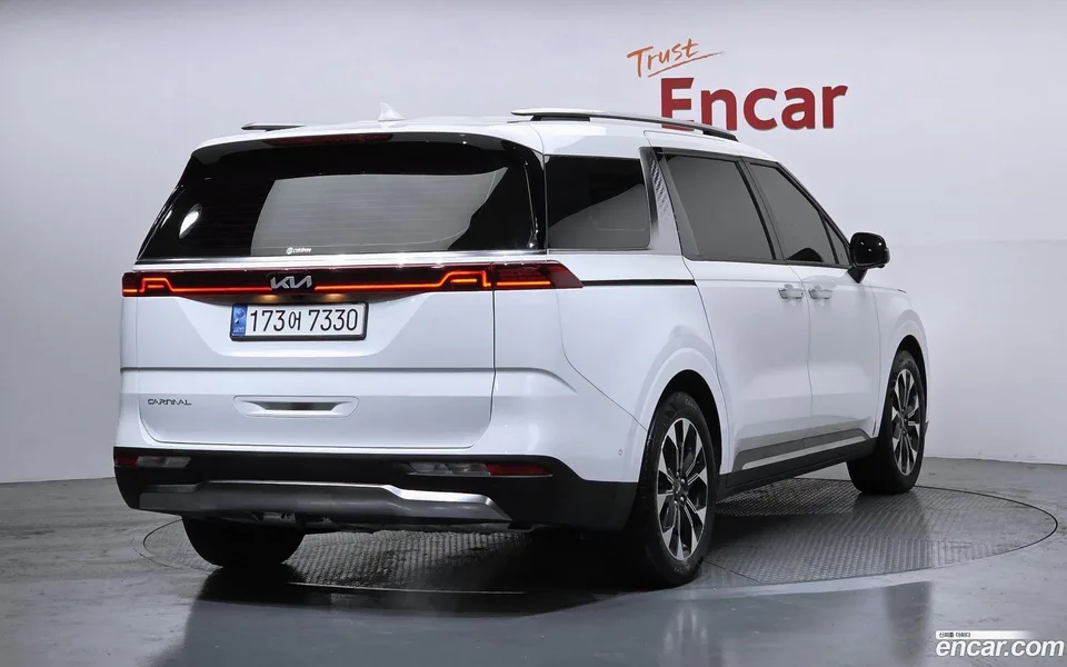 Kia Carnival 7 2023 — миниатюра 2