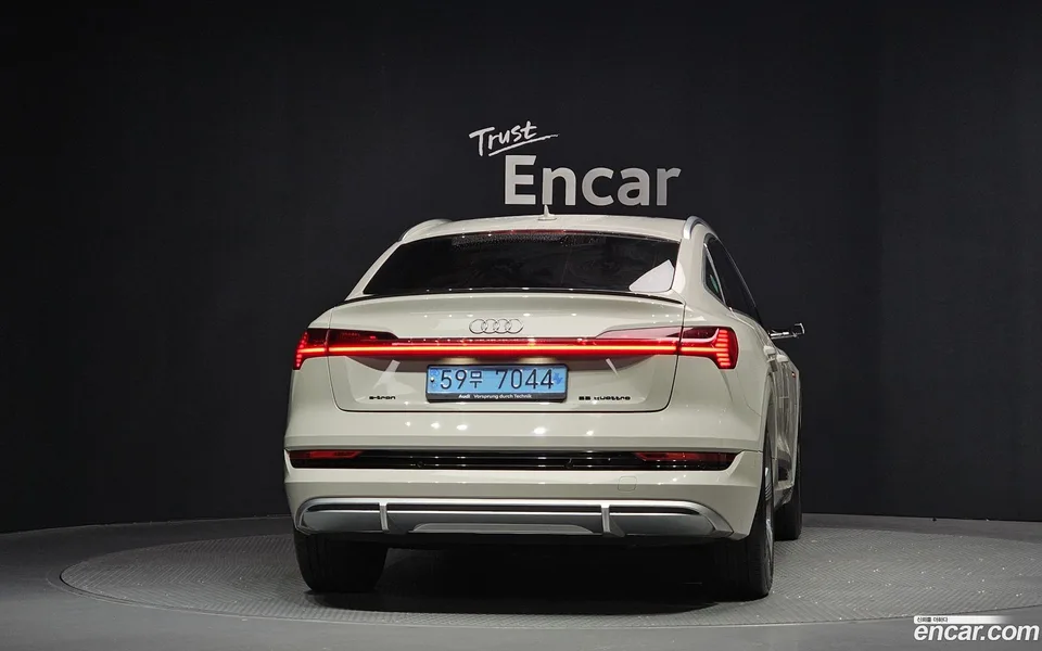 Audi e-tron 55 2022 — миниатюра 4