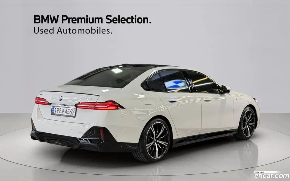 BMW 5 Series 530i xDrive M 2024 — миниатюра 2