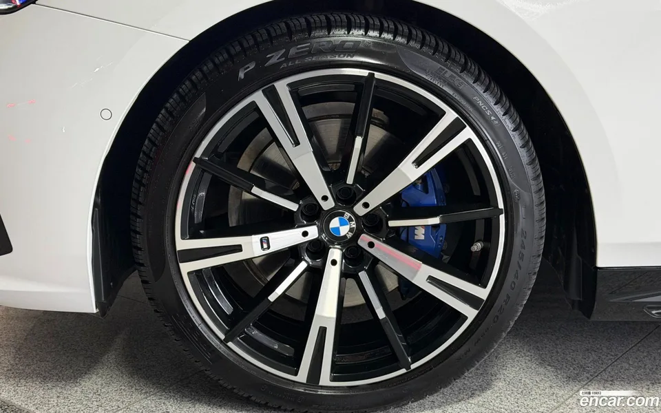 BMW 5 Series 530i xDrive M 2024 — миниатюра 5