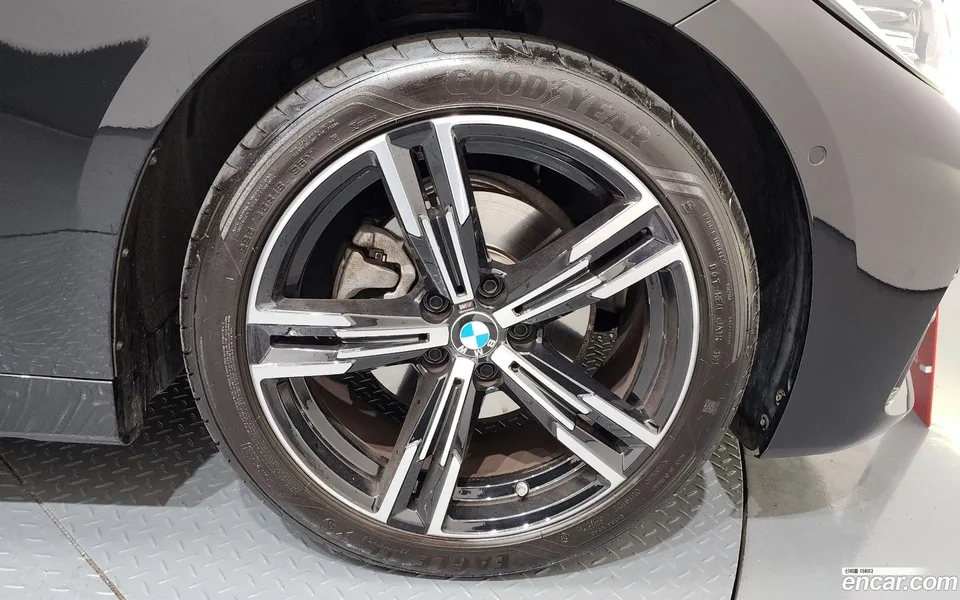 BMW 4 Series 420i M 2022 — миниатюра 5