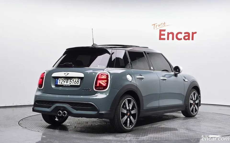 MINI Cooper S 5 2023 — миниатюра 2