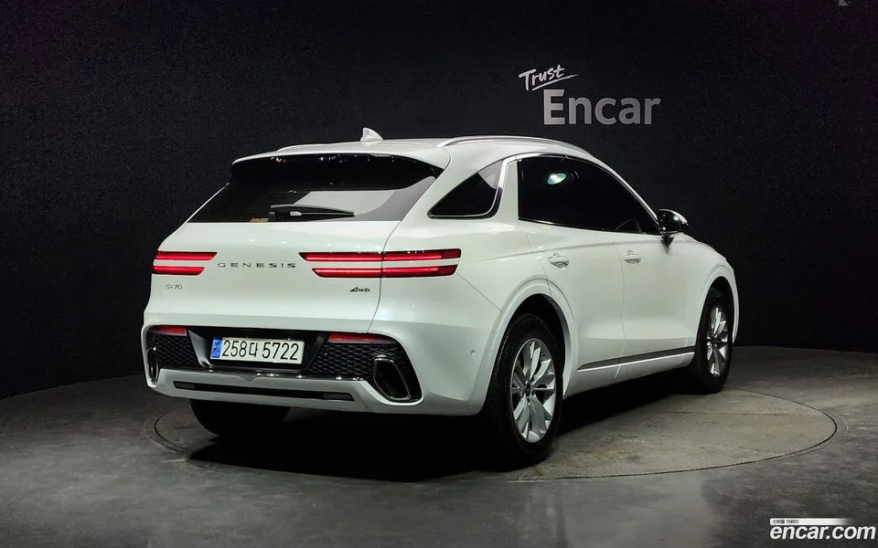 Genesis GV70 2.5T AWD 2024 — миниатюра 2