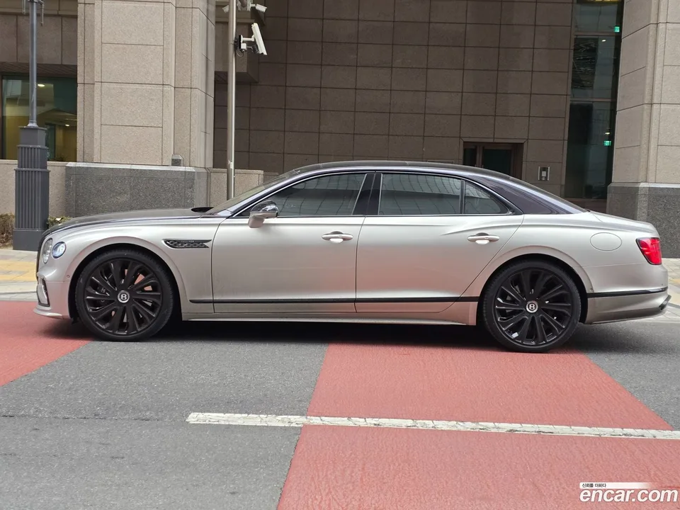 Bentley Flying Spur 4.0 2025 — миниатюра 3