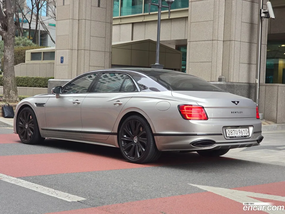 Bentley Flying Spur 4.0 2025 — миниатюра 4