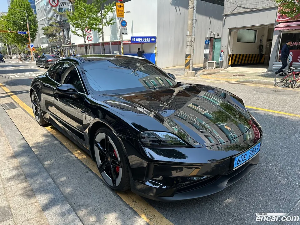 Porsche Taycan 4S 2025 — миниатюра 2