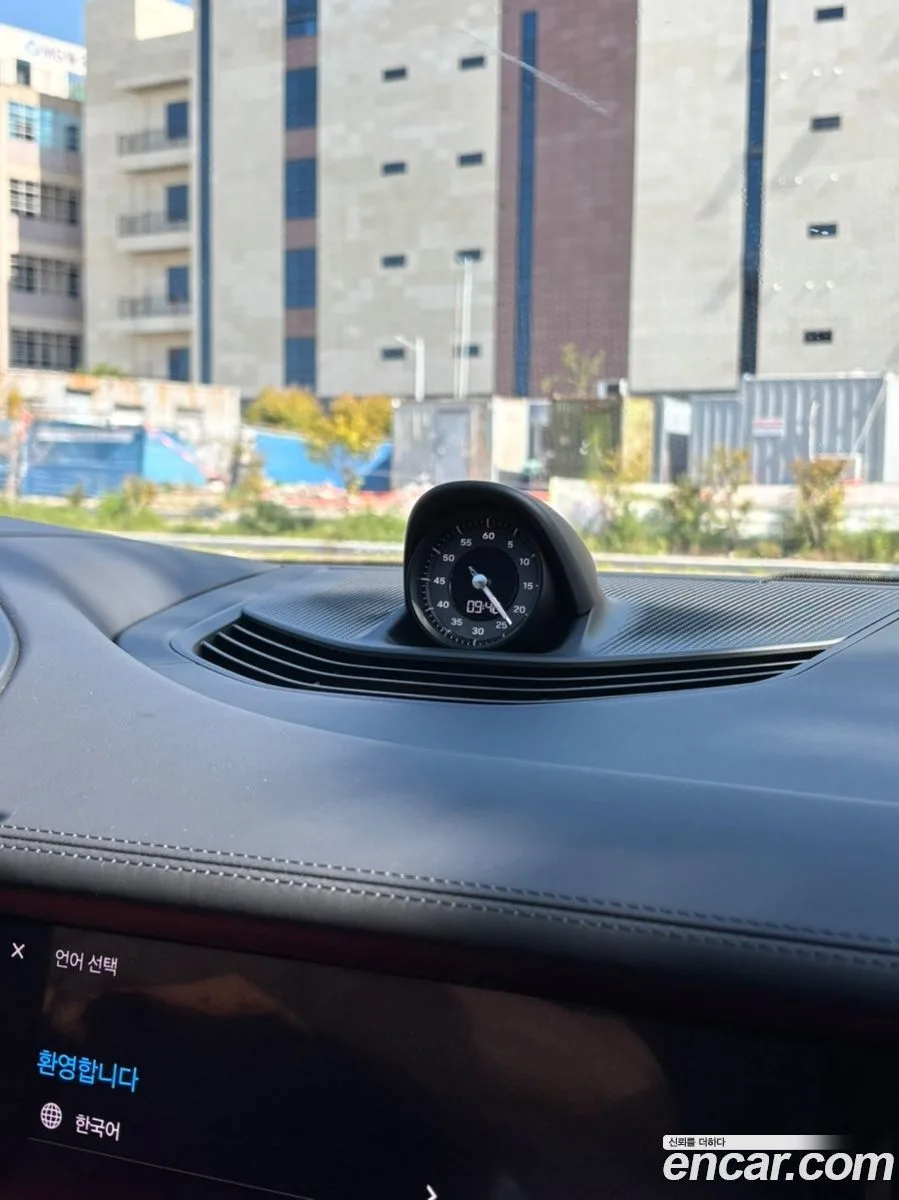 Porsche Taycan 4S 2025 — миниатюра 3