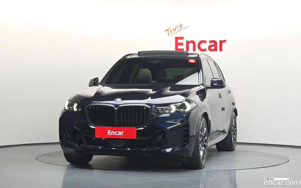 BMW X5 xDrive 50e M 2025 — миниатюра 3