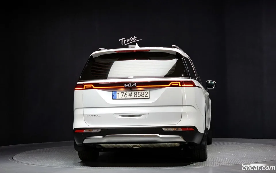 Kia Carnival 9 2022 — миниатюра 4