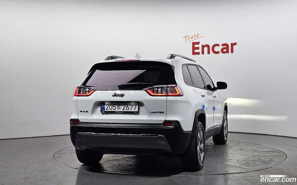Jeep Cherokee 2.4 AWD 2022 — миниатюра 4