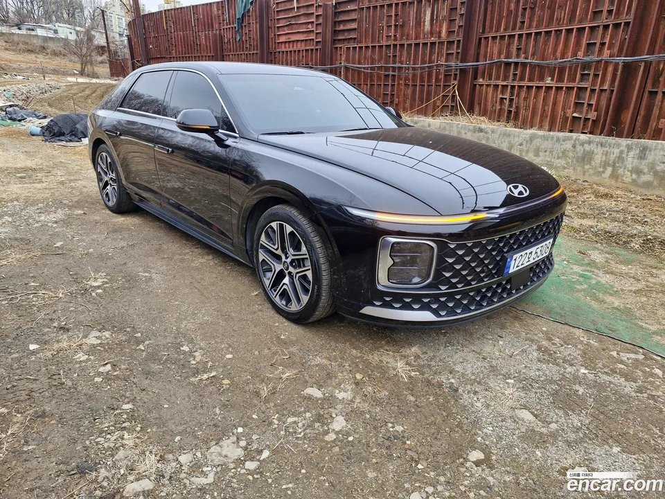 Hyundai Grandeur (GN7) 2.5 2WD 2024 — фото 1, купить с доставкой в Москву