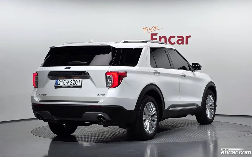 Ford Explorer 2.3 4WD 2023 — миниатюра 2