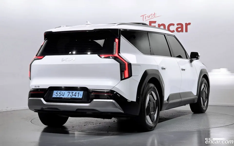 Kia EV9 2WD 2023 — миниатюра 2
