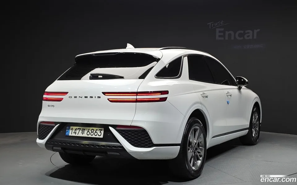 Genesis GV70 2.2 2WD 2022 — миниатюра 2