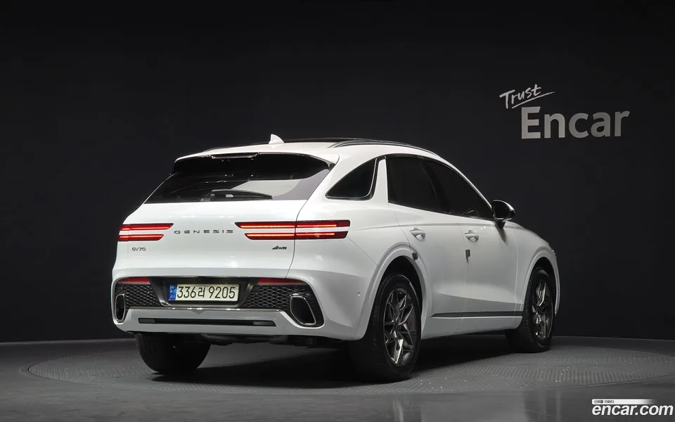 Genesis GV70 2.5T AWD 2022 — миниатюра 2
