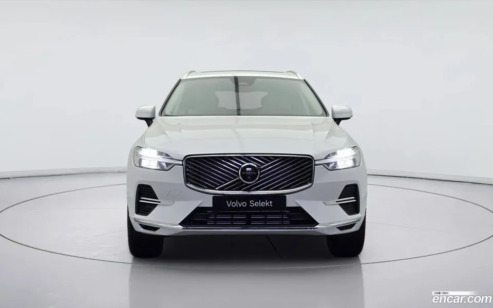 Volvo XC60 T8 2026 — миниатюра 2