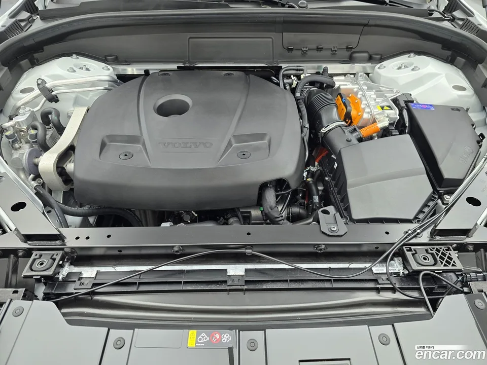Volvo XC60 T8 2026 — миниатюра 5