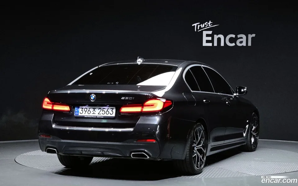 BMW 5 Series 530i M 2022 — миниатюра 2