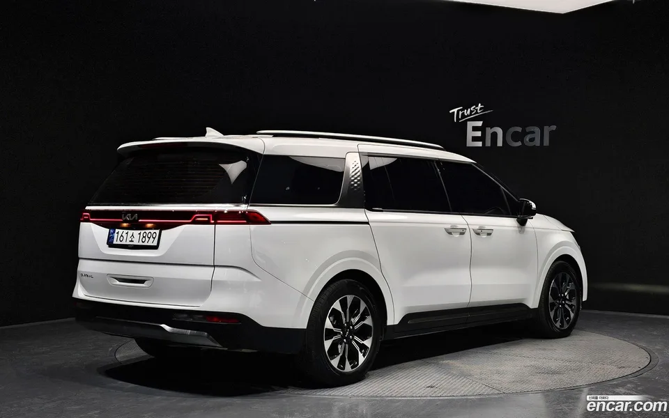 Kia Carnival 9 2023 — миниатюра 2
