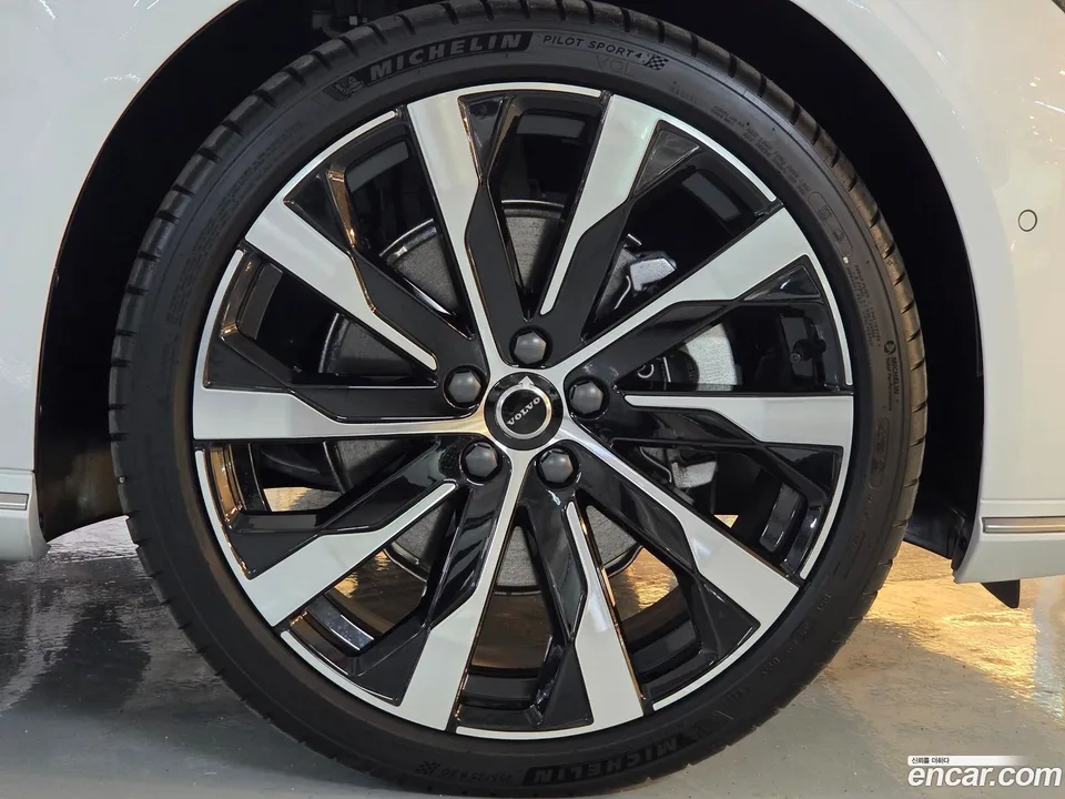 Volvo S90 B5 2025 — миниатюра 5
