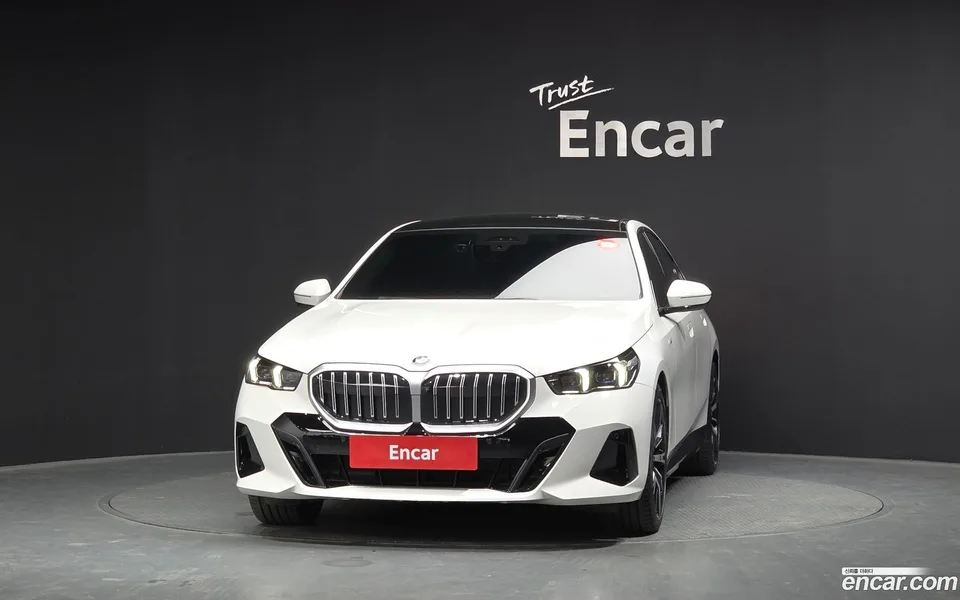 BMW 5 Series 530i xDrive M 2024 — миниатюра 3