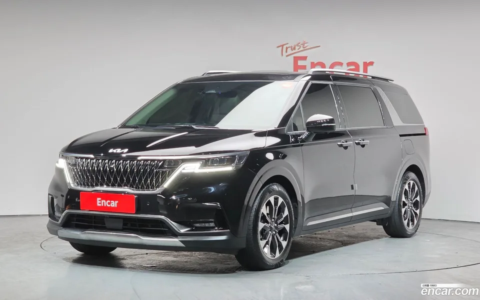 Kia Carnival 7 2023 — фото 1, купить с доставкой в Москву