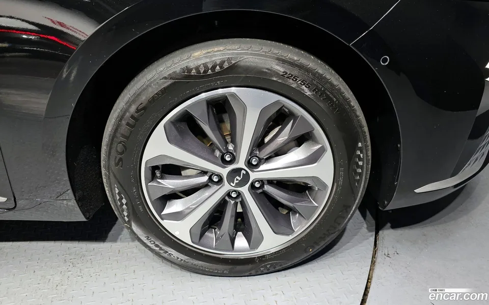 Kia K8 Hybrid 2023 — миниатюра 5