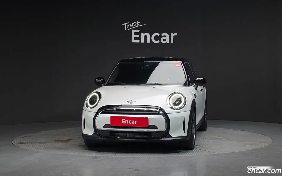 MINI Cooper 5 2023 — миниатюра 3