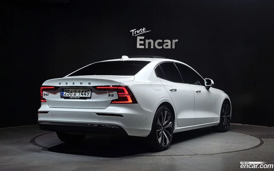 Volvo S60 B5 2023 — миниатюра 2